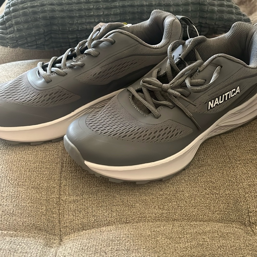 NWT Men’s Nautica Lace-Up Sneakers 🩶